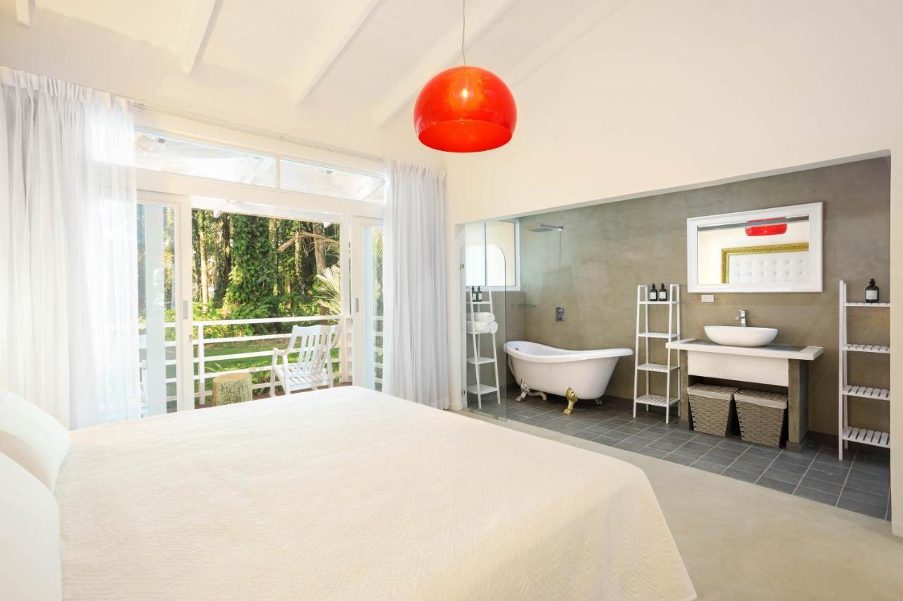 Gigi Brown Villa Paparazzi Beachfront Puerto Viejo de Talamanca المظهر الخارجي الصورة