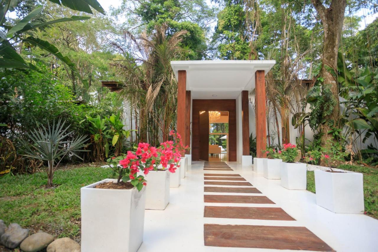 Gigi Brown Villa Paparazzi Beachfront Puerto Viejo de Talamanca المظهر الخارجي الصورة